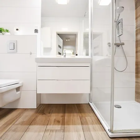 Nadmorskie Tarasy Navigator Baseny Sauny Parking W Cenie * Kolobrzeg